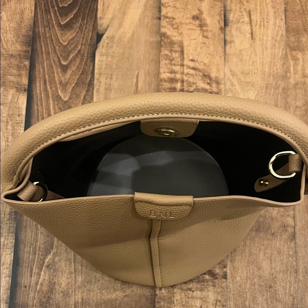 BNL Pebbled Leather Top Handle Crossbody Bucket Bag Beige - Picture 3 of 5